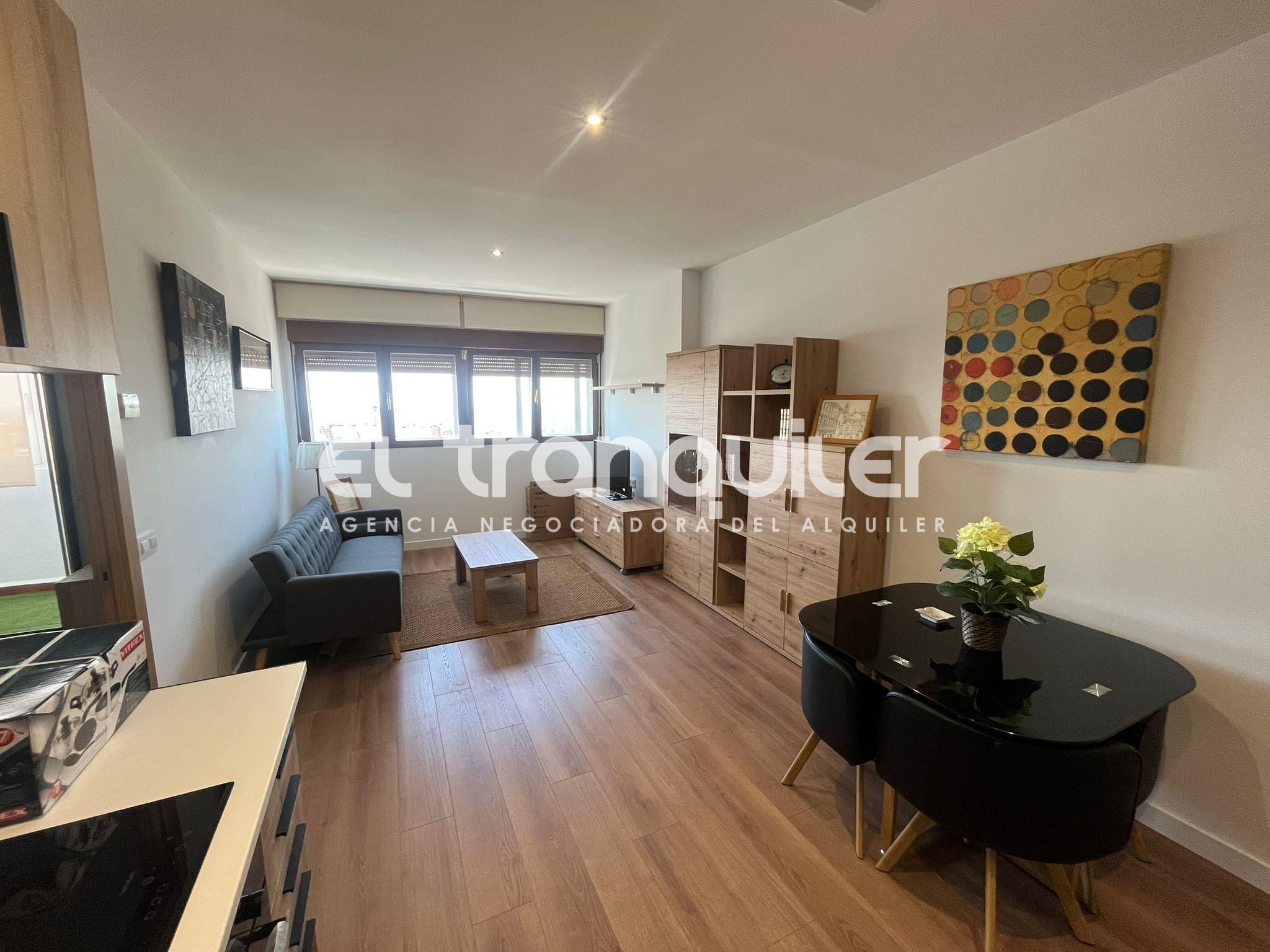 Sala de estar de Piso de alquiler en  Madrid Capital con Aire acondicionado, Terraza y Piscina