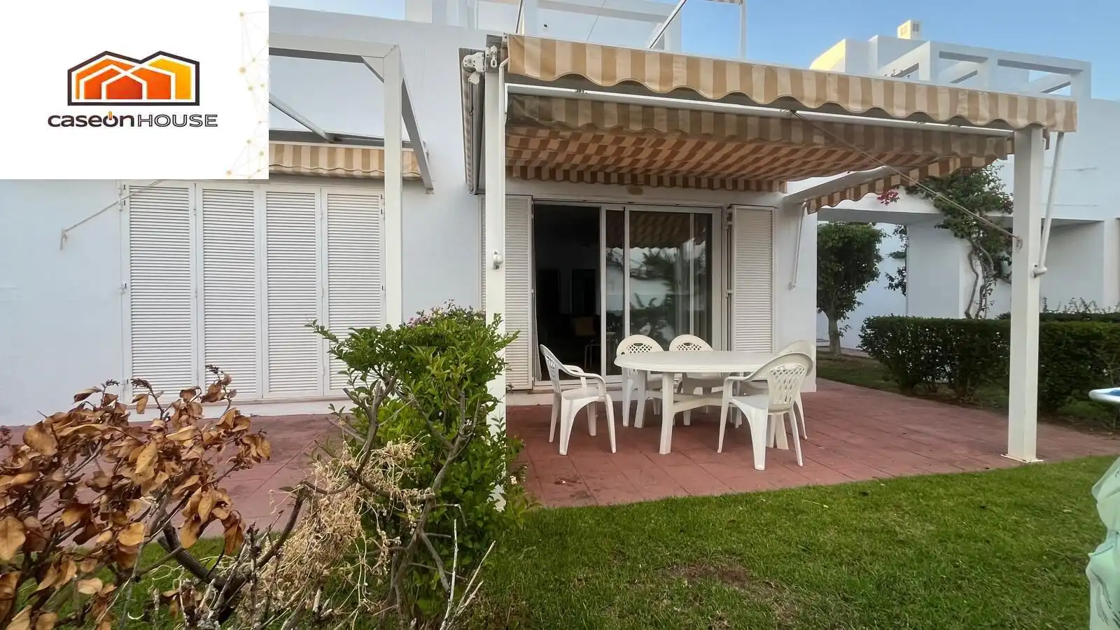 Terrassa de Apartament en venda en Chiclana de la Frontera amb Piscina comunitària