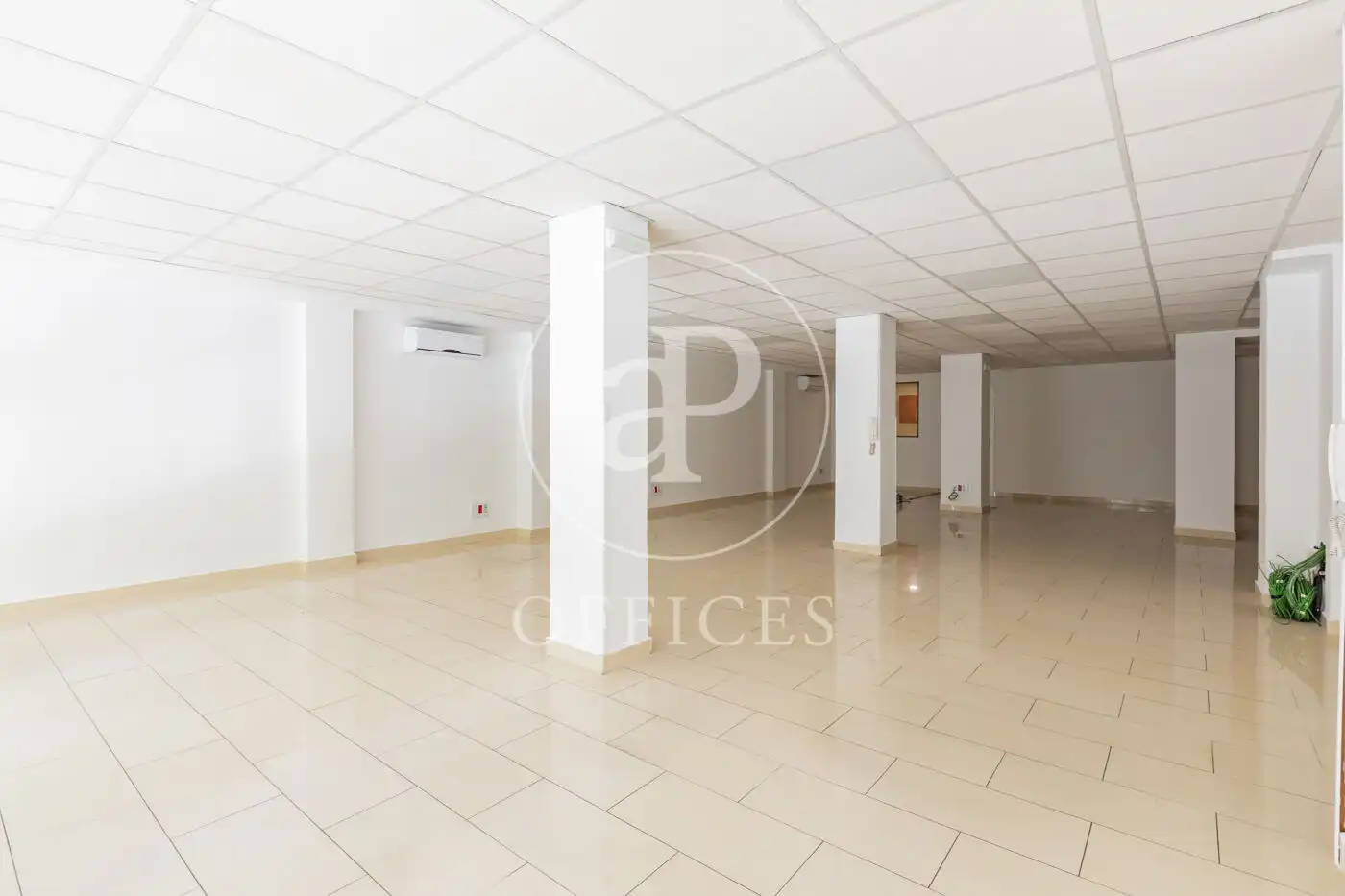Office for rent in Madrid  with Air Conditioner
