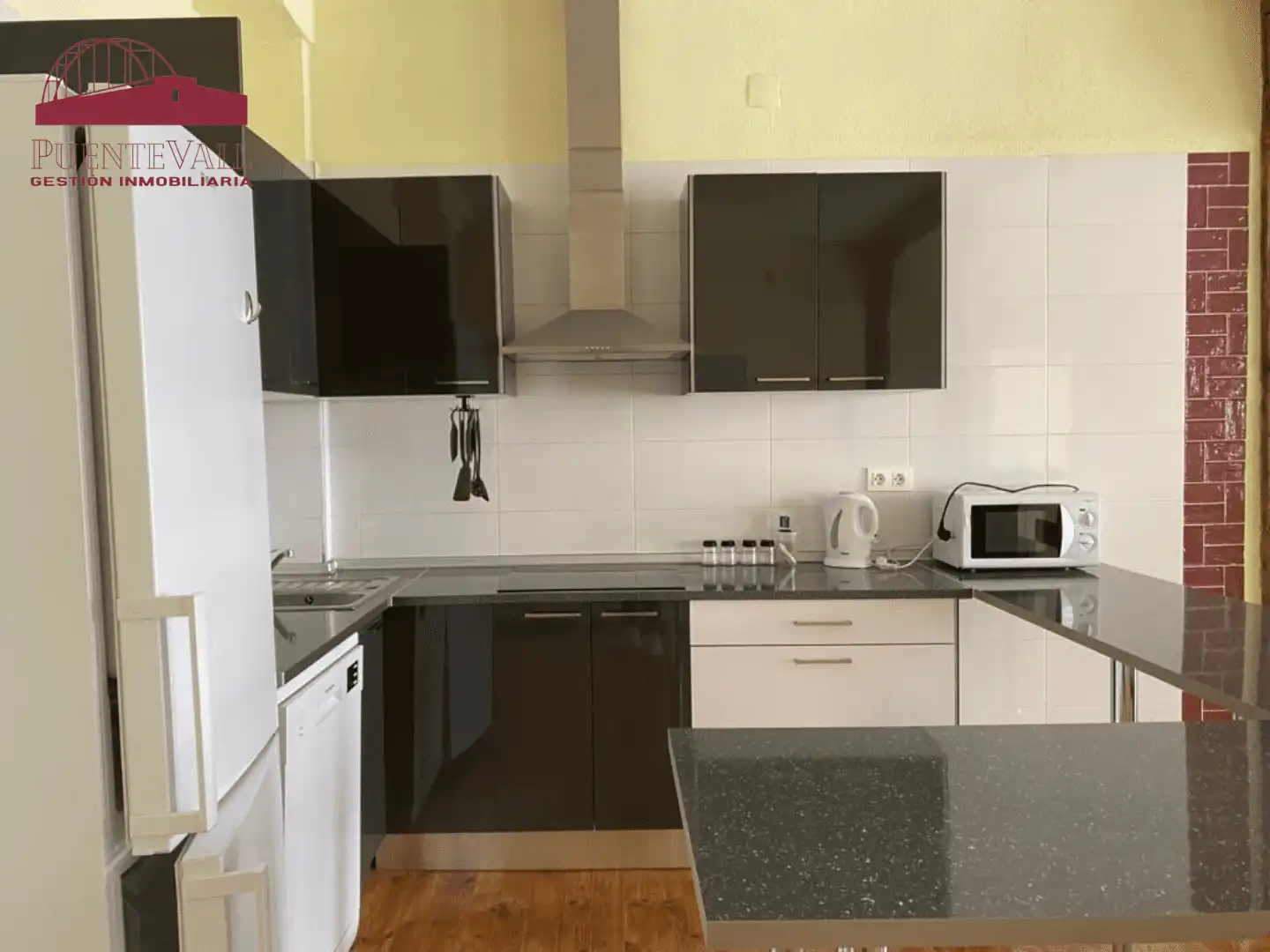 Kitchen of Flat for rent in Valladolid  with Air Conditioner, Heating and Furnished