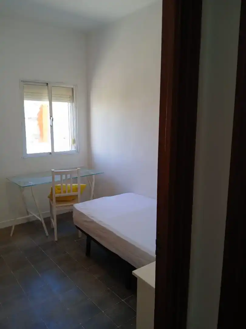 Bedroom of Flat for rent in  Sevilla Capital  with Air Conditioner