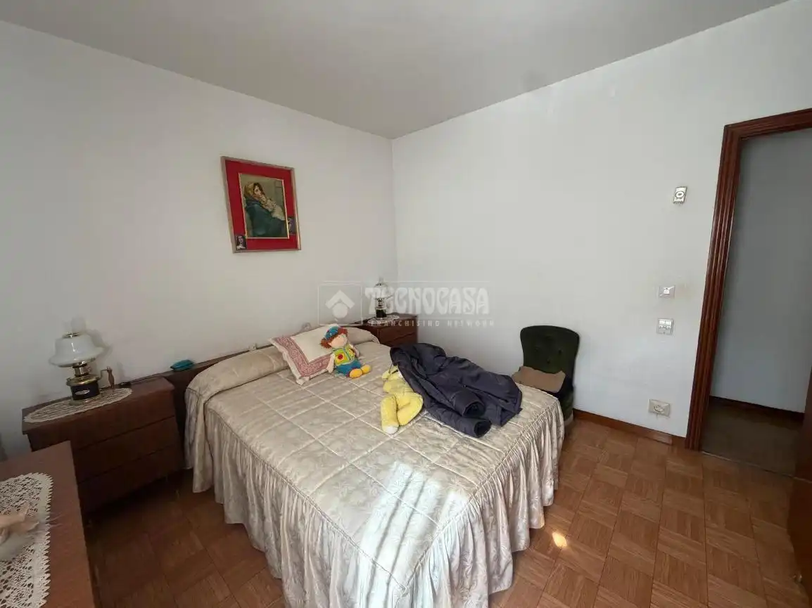 Habitación de Piso en venta en Madrid con Calefacción y Terraza