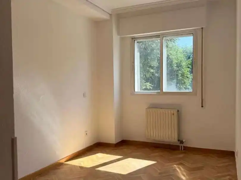 Habitación de Piso en venta en Madrid con Terraza y Trastero