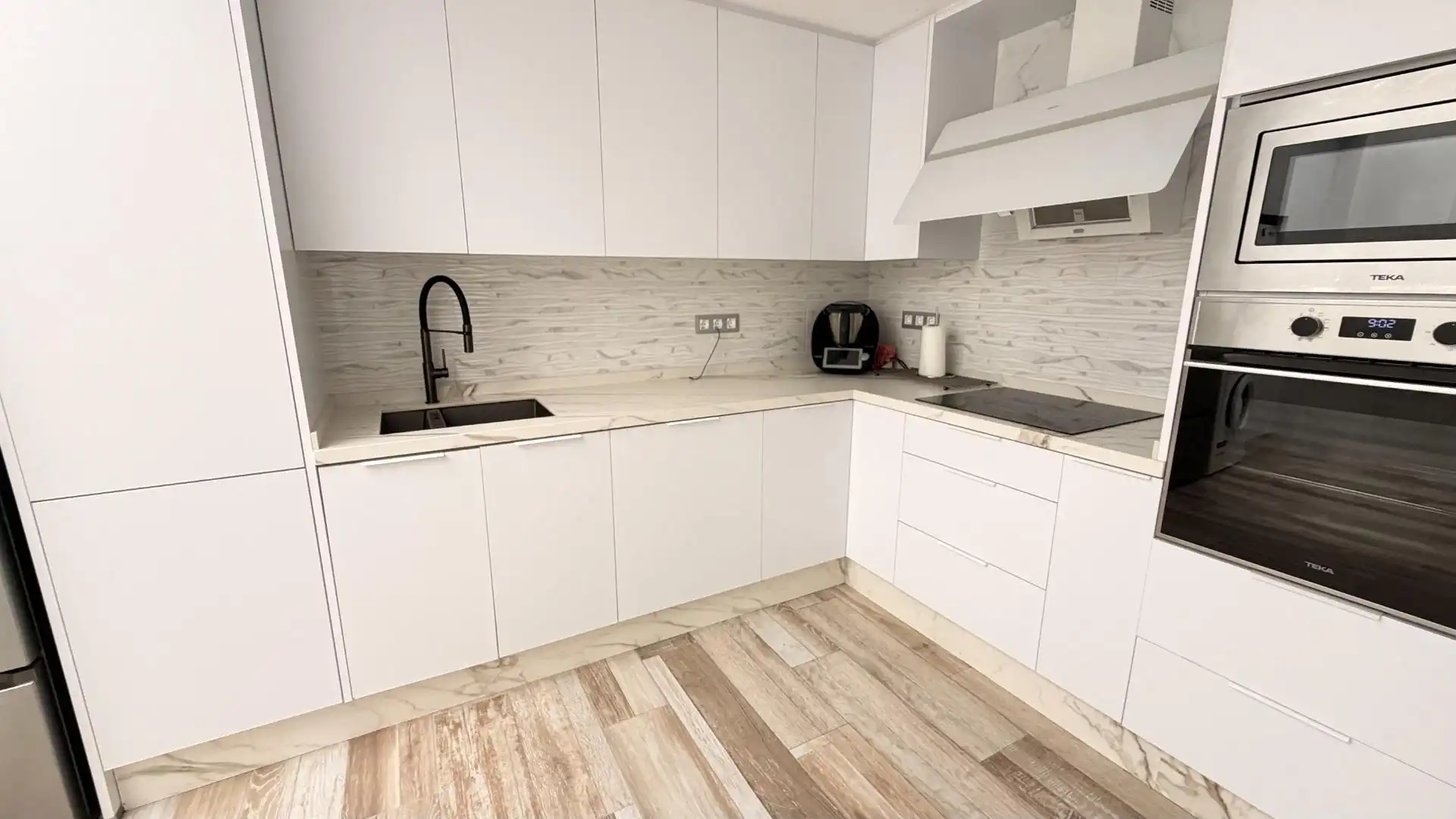 Cocina de Casa o chalet en venta en Santa Pola con Jardín privado, Terraza y Trastero