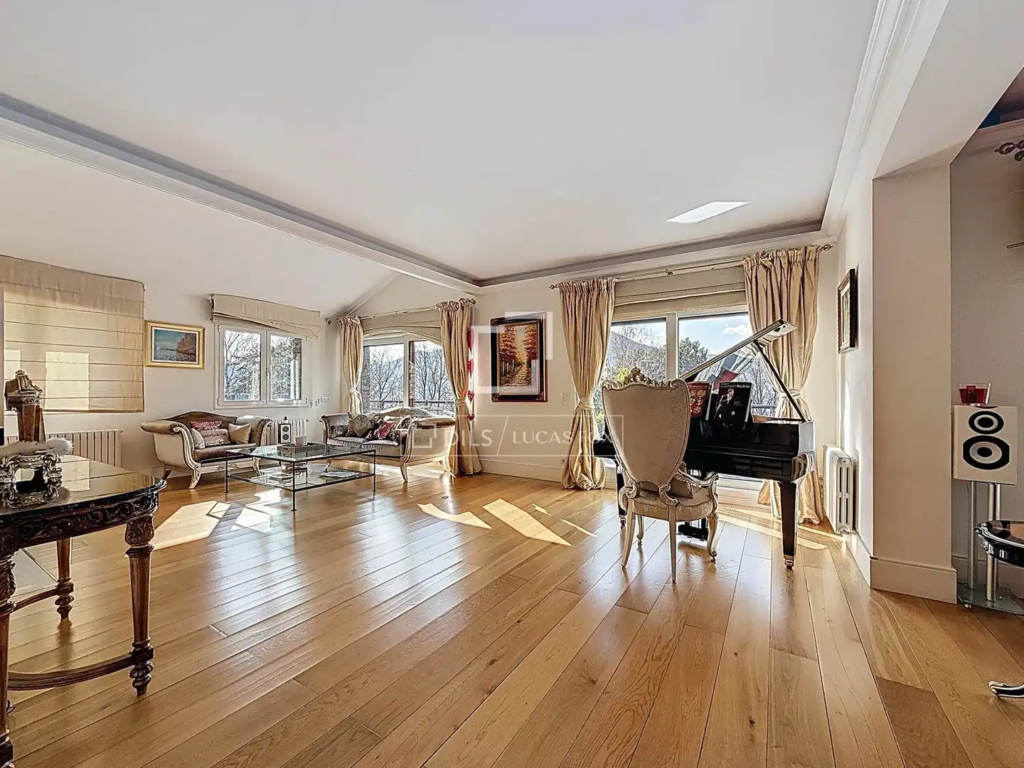 Sala de estar de Casa o chalet en venta en Escaldes – Engordany con Calefacción, Jardín privado y Parquet