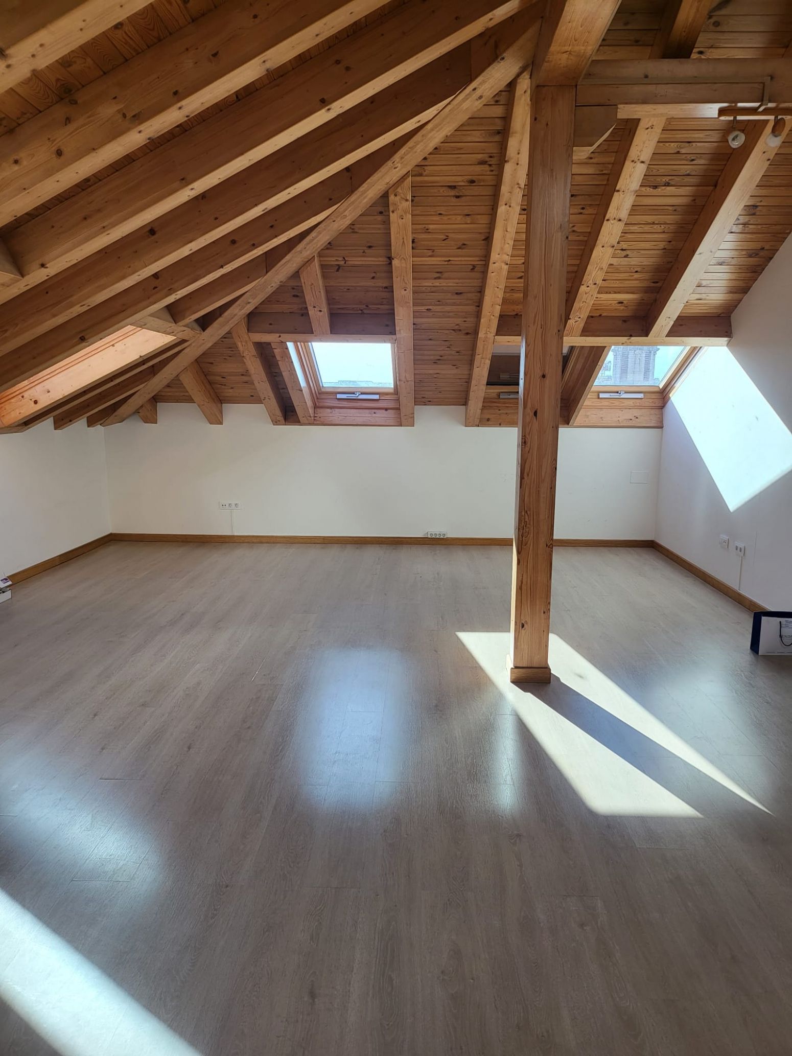 Attic to rent in Santander  with Heating