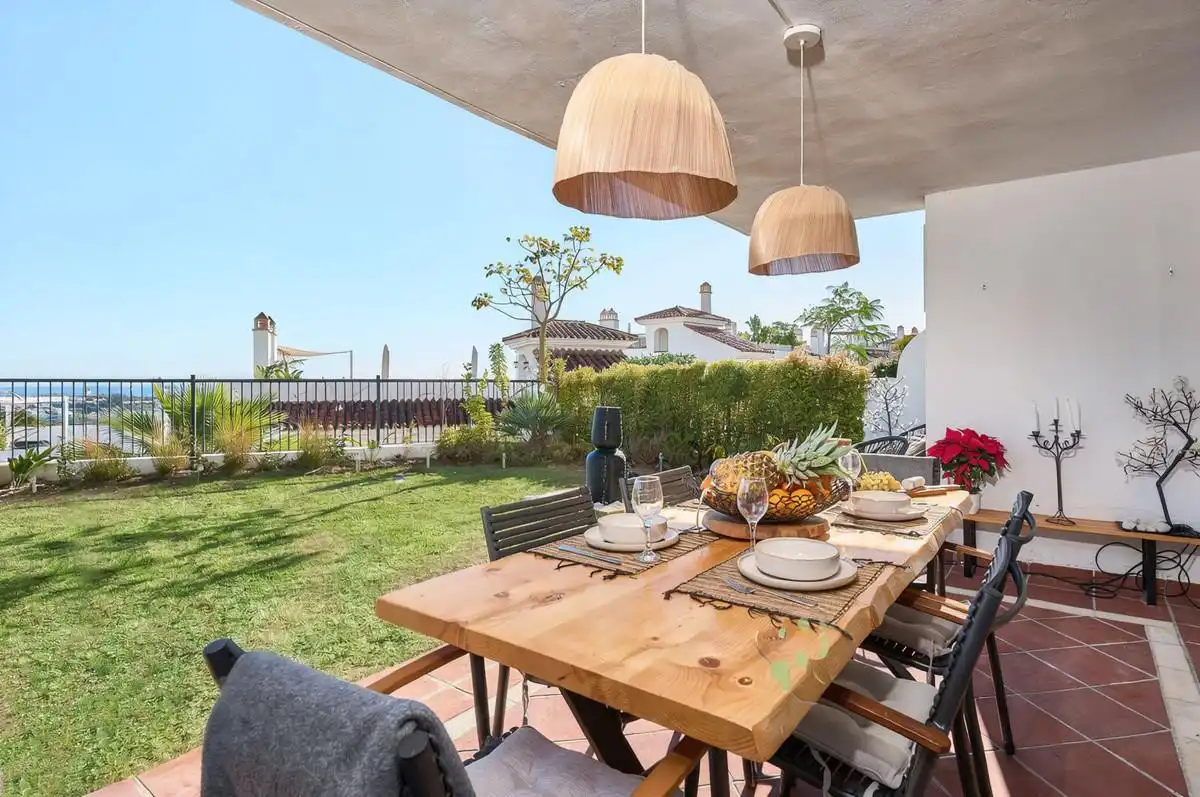 Terrace of Ground floor for rent in Benahavís  with Air Conditioner, Private garden and Terrace