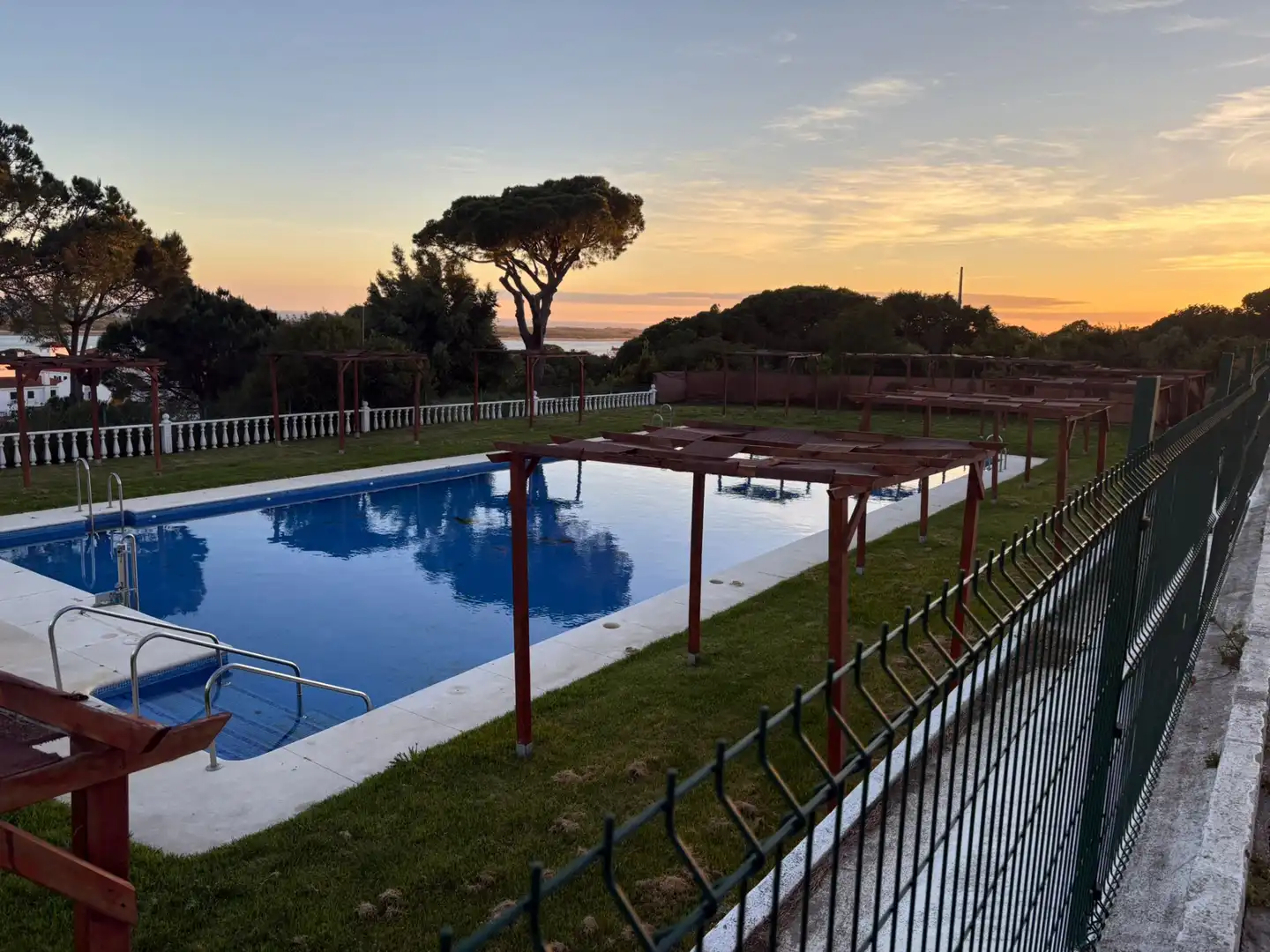 Piscina de Pis de lloguer en El Rompido amb Aire condicionat, Terrassa i Moblat