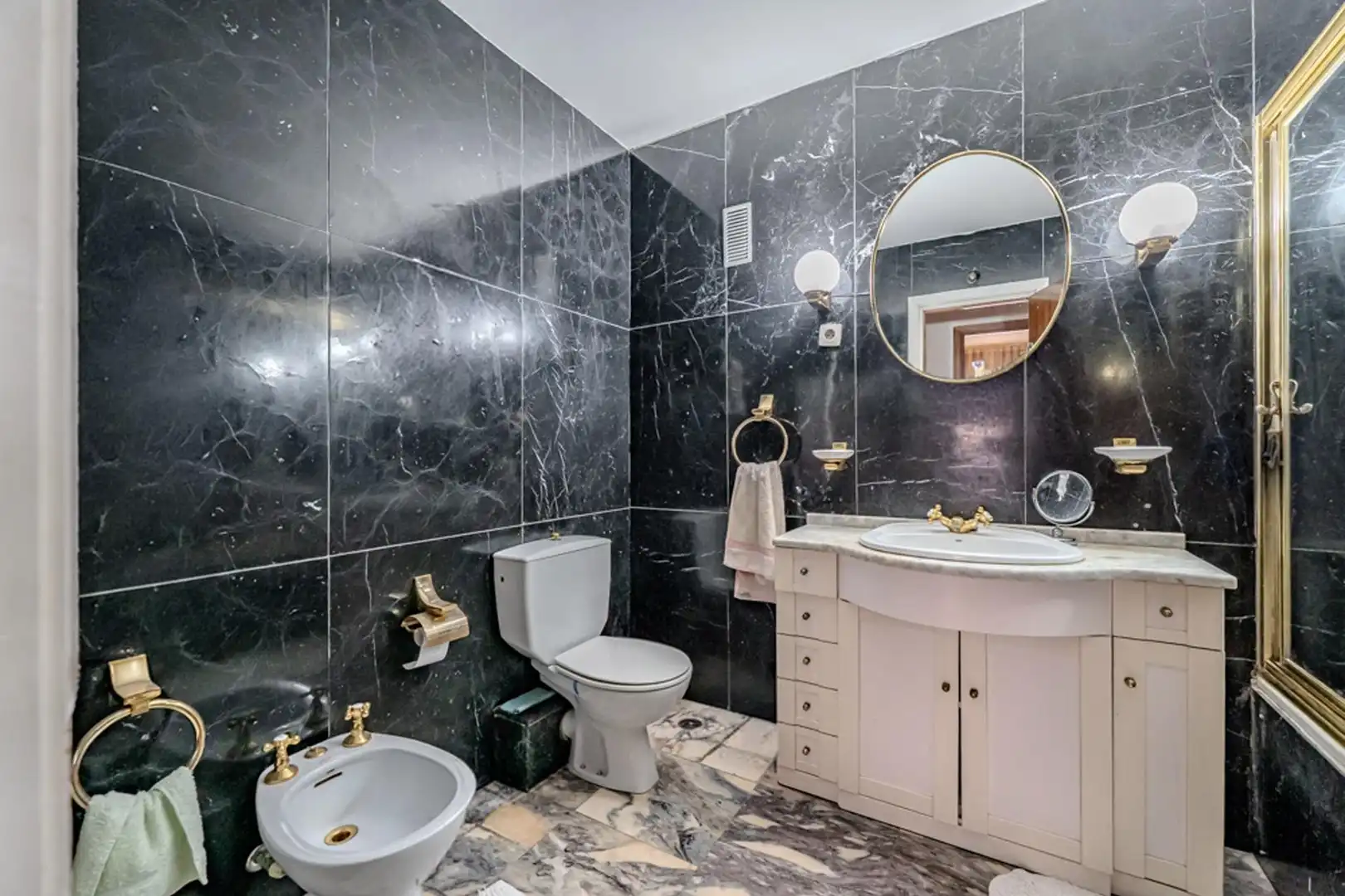 Baño de Apartamento en venta en Hortaleza