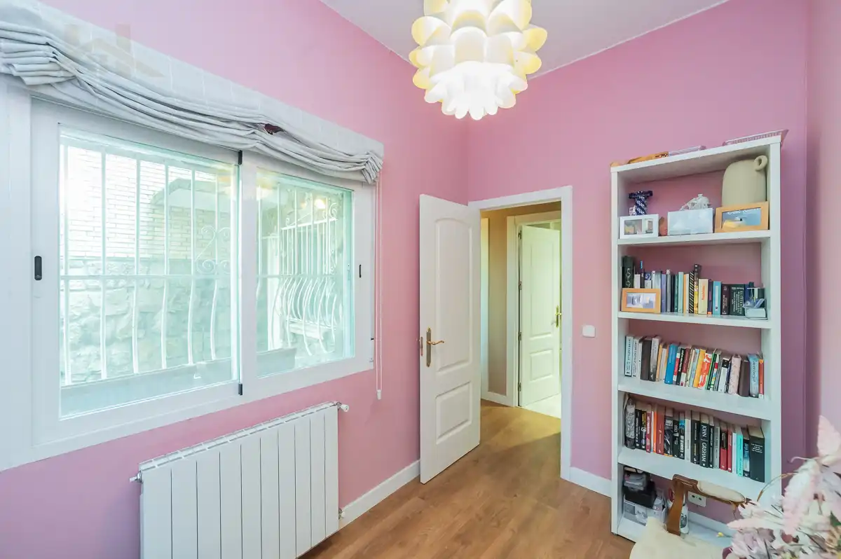 Habitación de Casa adosada en venta en Las Rozas de Madrid