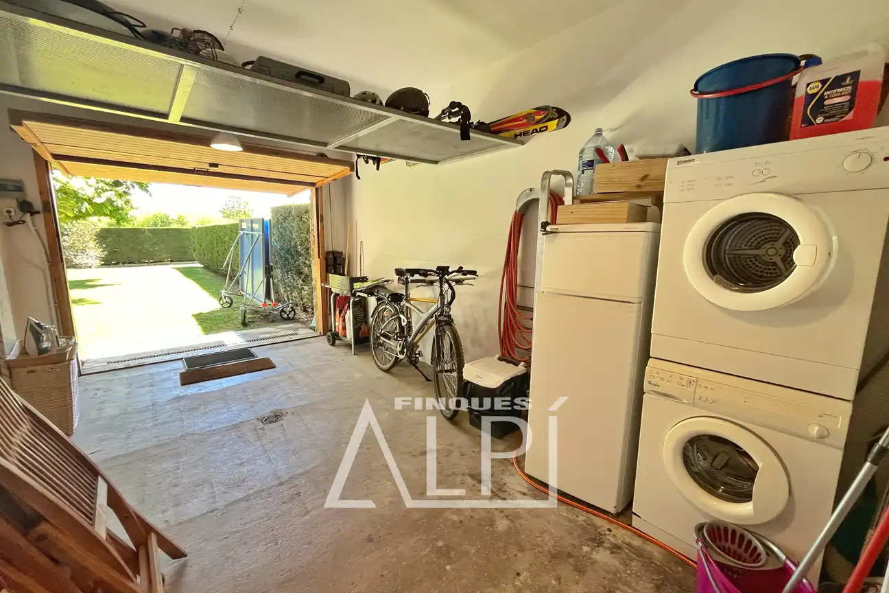 Garden of Detached homes for sale in Prats i Sansor  with Heating, Private garden and Parquet flooring