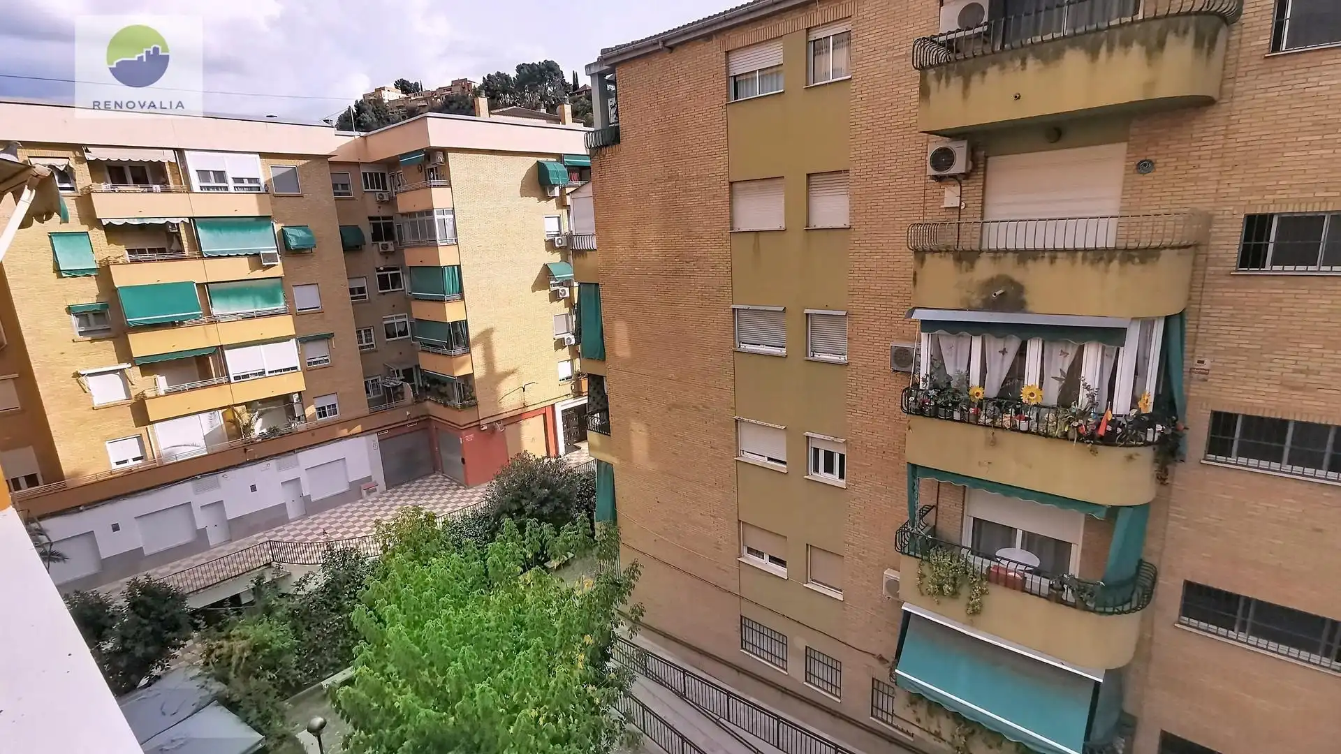 Vista exterior de Pis en venda en Granada