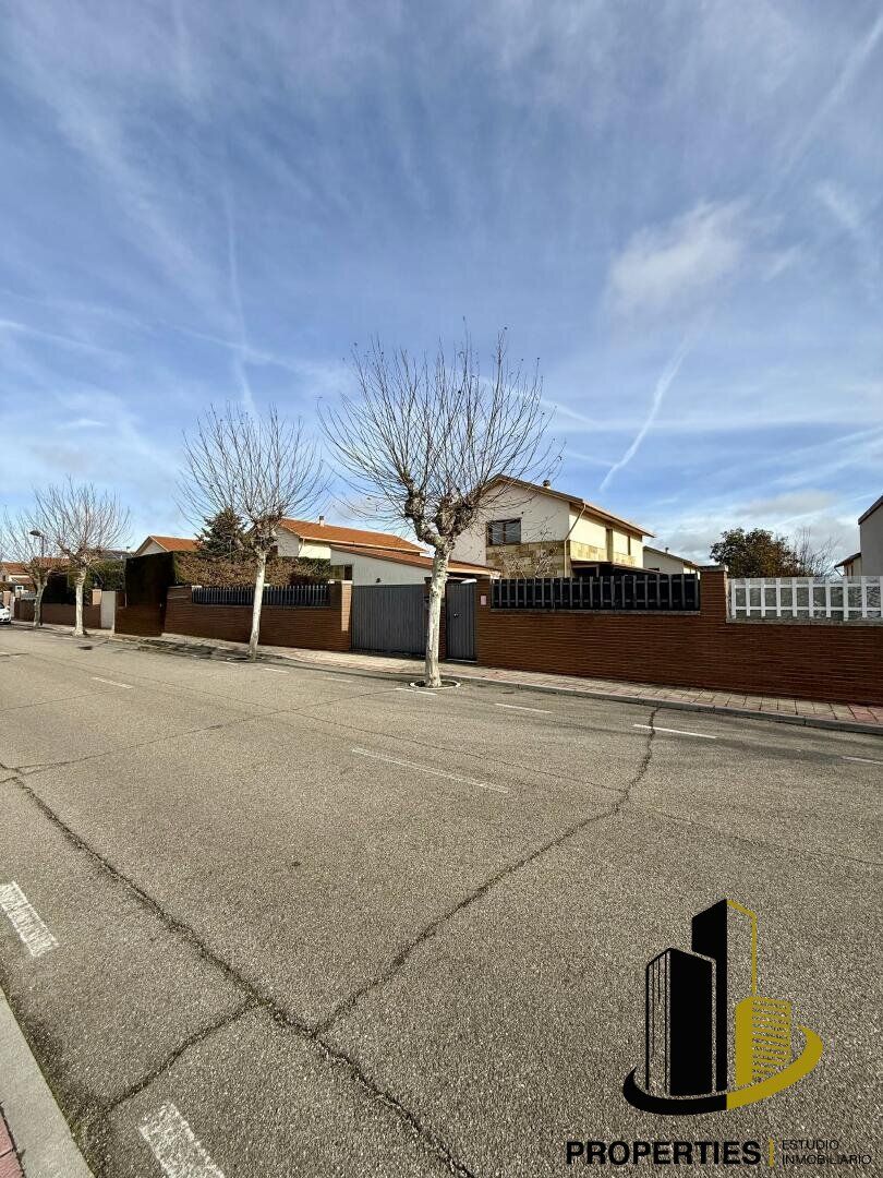 Exterior view of House or chalet for sale in Castellanos de Moriscos