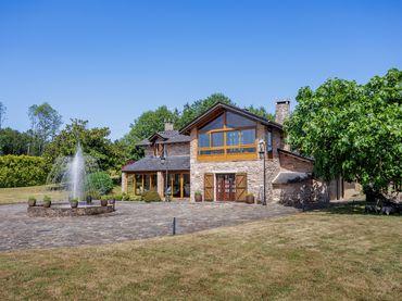 Maison rustique avec piscine à vendre à Cospeito