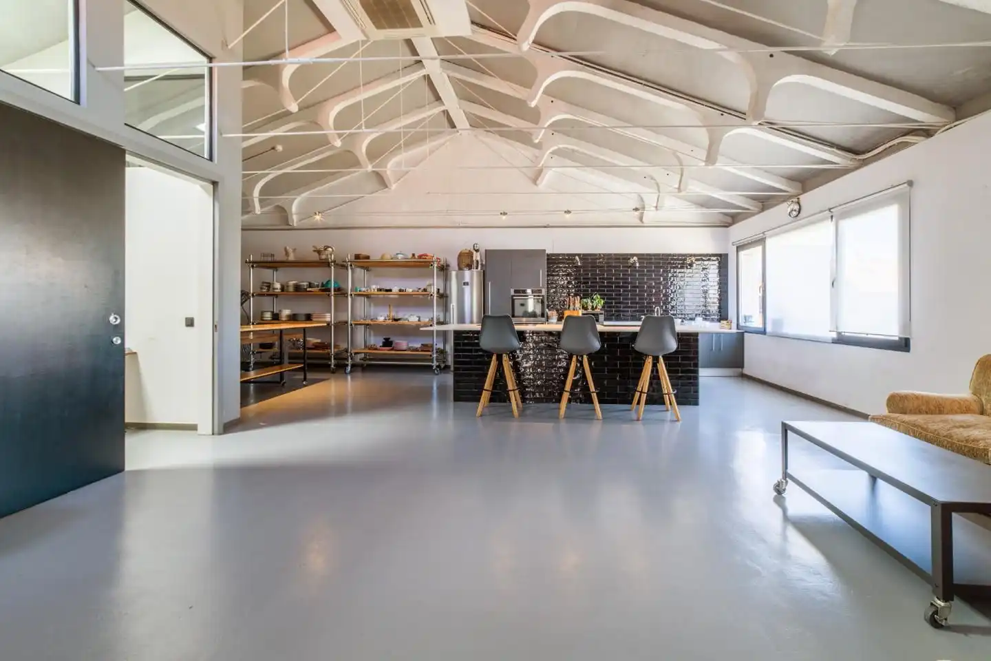 Kitchen of Commercial properties for rent in Madrid