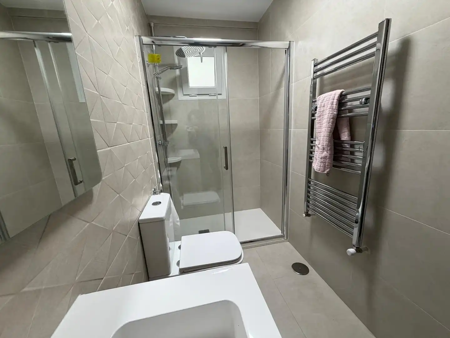 Baño de Piso de alquiler en Valladolid con Calefacción, Terraza y Amueblado
