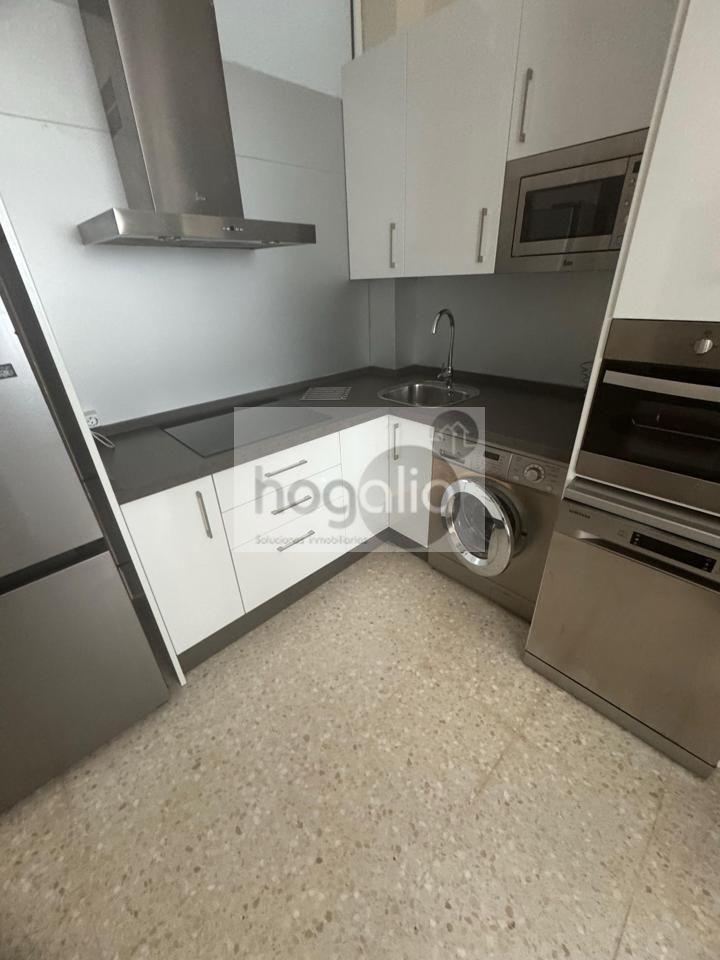 Kitchen of Planta baja to rent in  Sevilla Capital  with Air Conditioner and Furnished