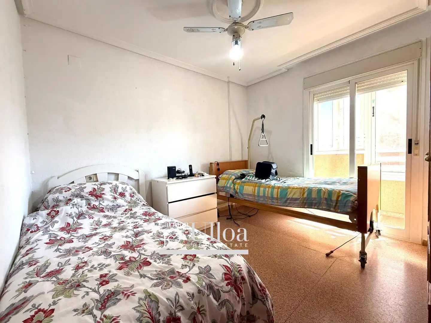 Habitación de Apartamento en venta en Alicante / Alacant con Jardín privado y Piscina comunitaria