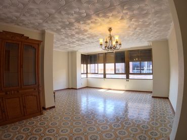 Piso con balcón en venta en Carrer Benigafull