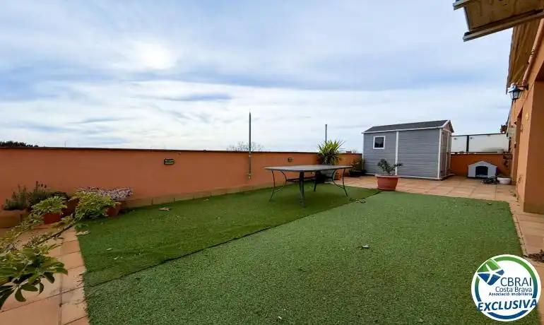 Terraza de Dúplex en venta en Figueres con Terraza y Piscina comunitaria