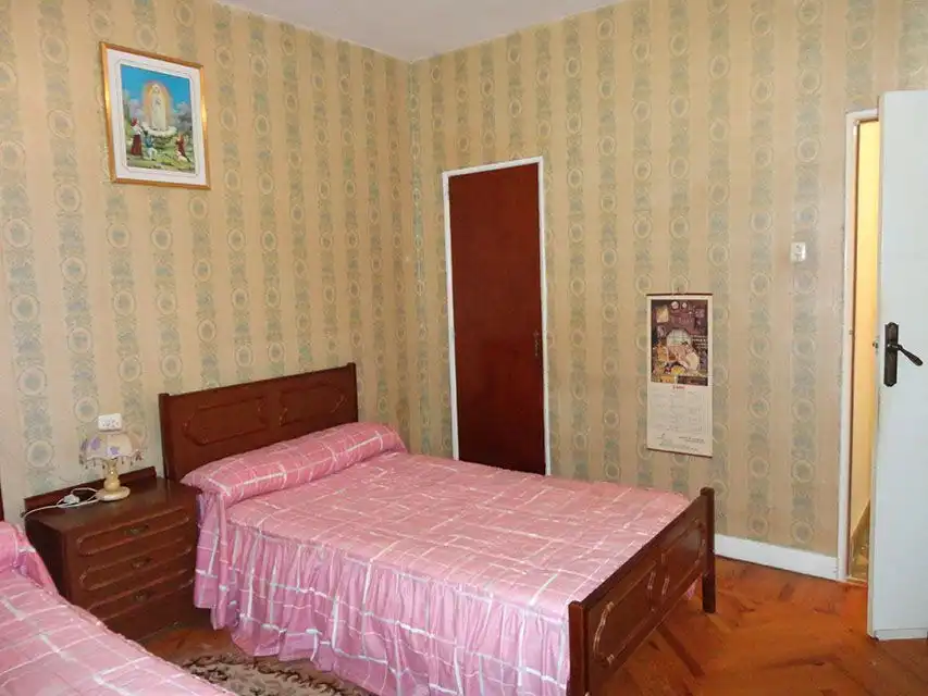 Schlafzimmer von Einfamilien-Reihenhaus zum Verkauf in Salas de los Infantes mit Heizung und Privatgarten