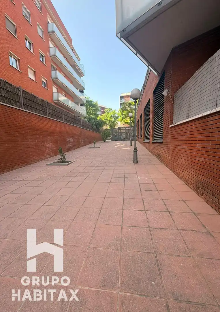 Dúplex en venta en Calle BARBERA DEL VALLES, Can Clos - Pinetons
