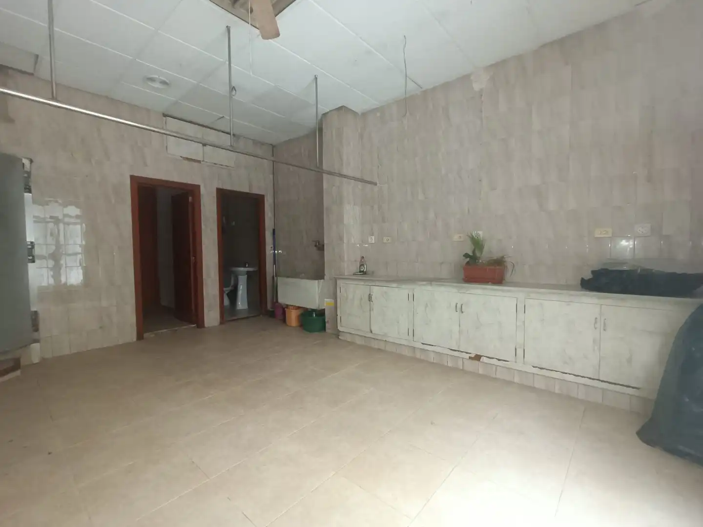 Local comercial de lloguer a Carrer de Miquel Servet 1, imagen 3