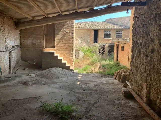 Casa adosada en venda en Sant Guim de la Plana amb Jardí privat, Traster i TV