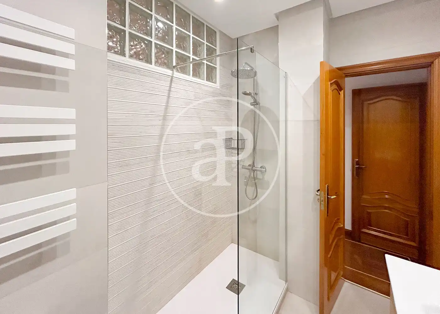 Bathroom of Flat for sale in Arganzuela