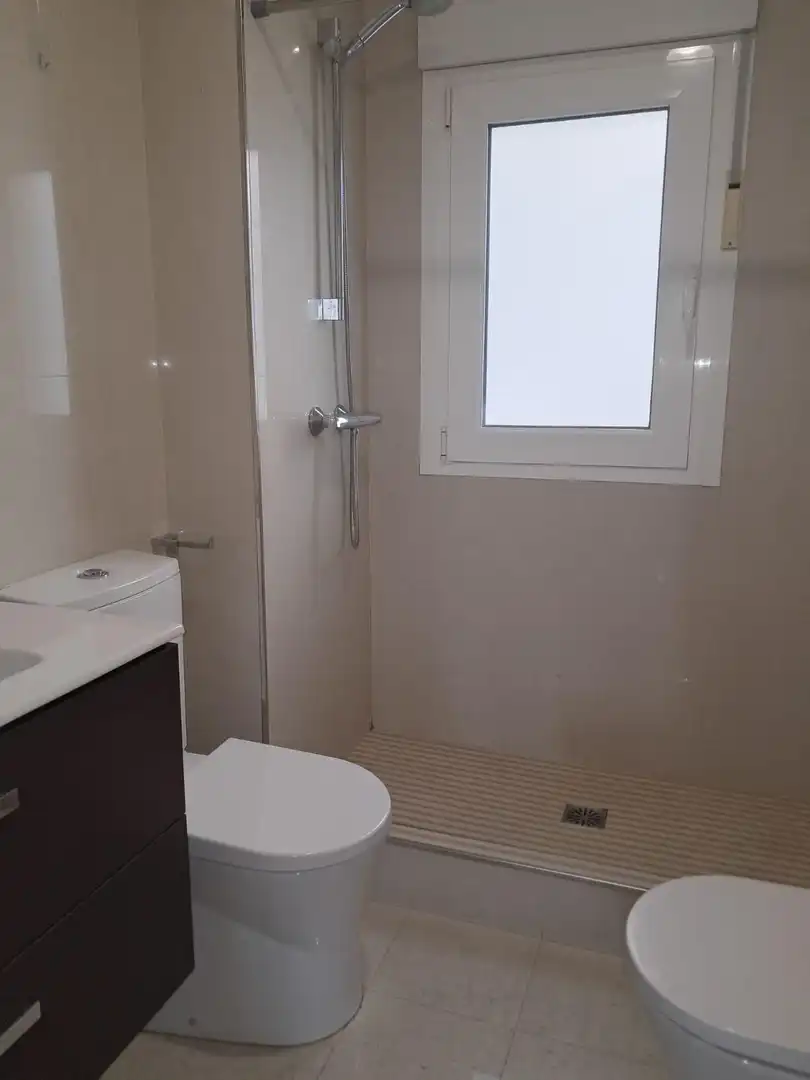 Bathroom of Flat for rent in Murcia  with Air Conditioner, Heating and Private garden