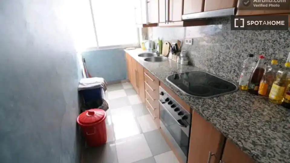 Habitación en Almeda - El Corte Inglés