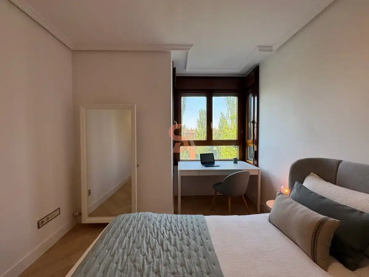Schlafzimmer von Wohnung zur Miete in Valladolid mit Heizung, Möbliert und Gemeinschaftspool