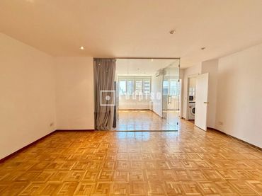 Piso con ascensor en venta en del General Perón