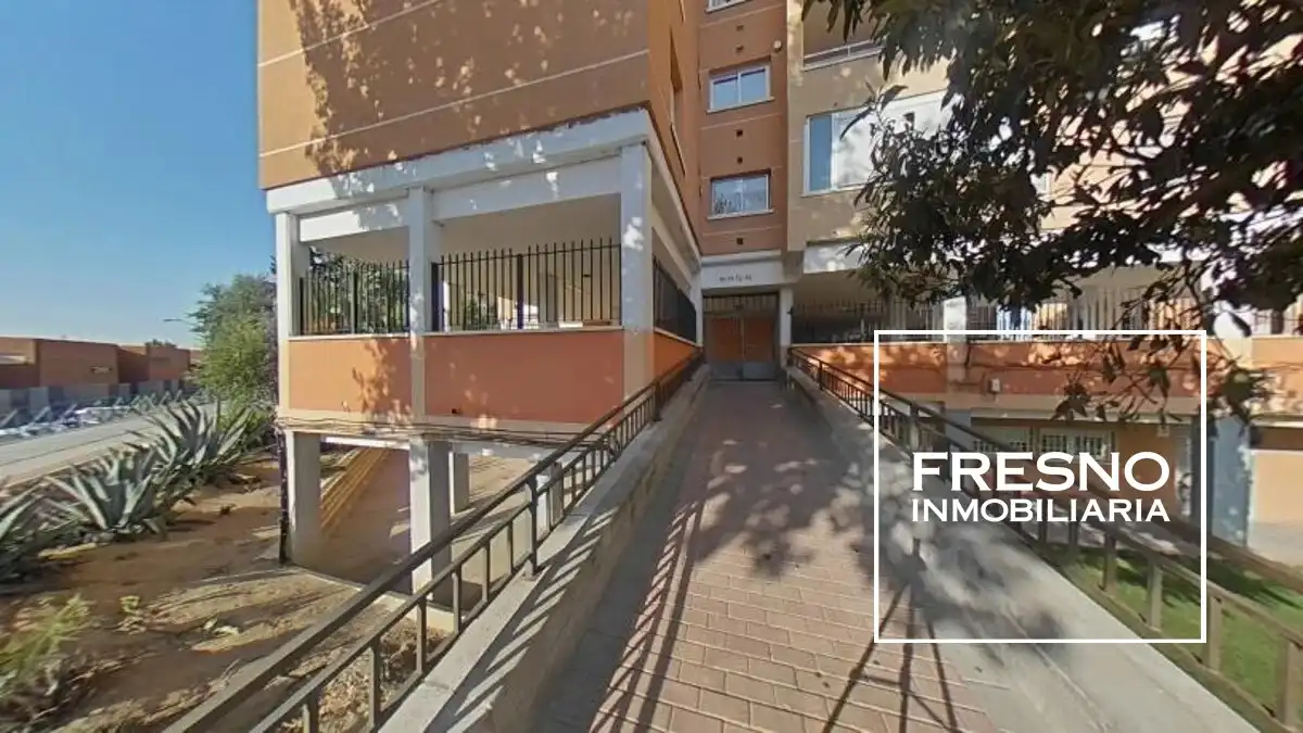 Vista exterior de Pis en venda en Fuenlabrada amb Terrassa