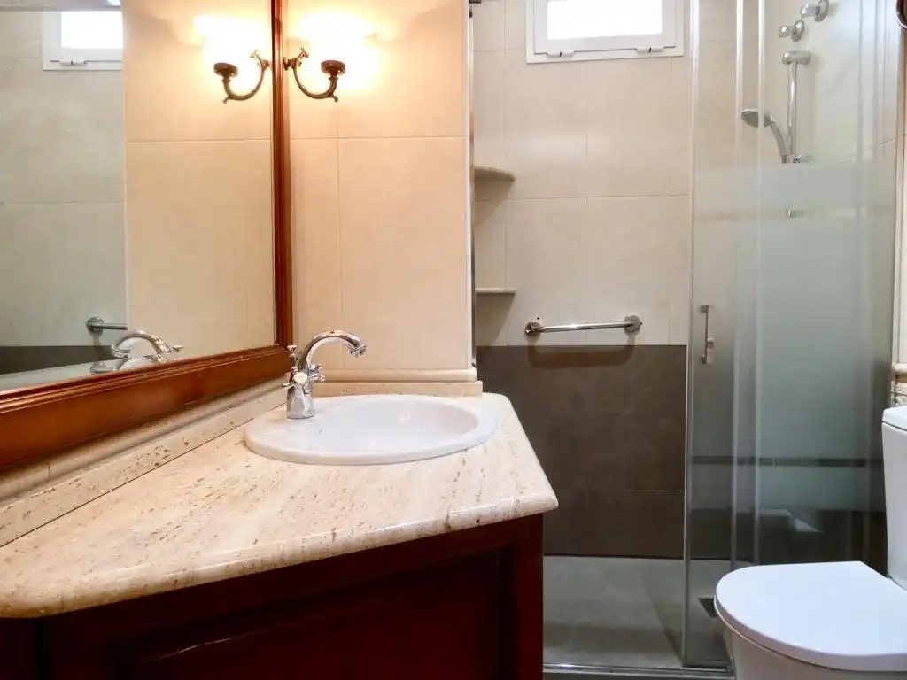 Bathroom of Flat for rent in Elche / Elx  with Air Conditioner, Parquet flooring and Storage room