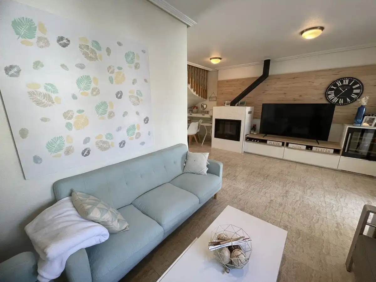 Sala d'estar de Casa o xalet en venda en Pilar de la Horadada amb Aire condicionat, Jardí privat i Terrassa