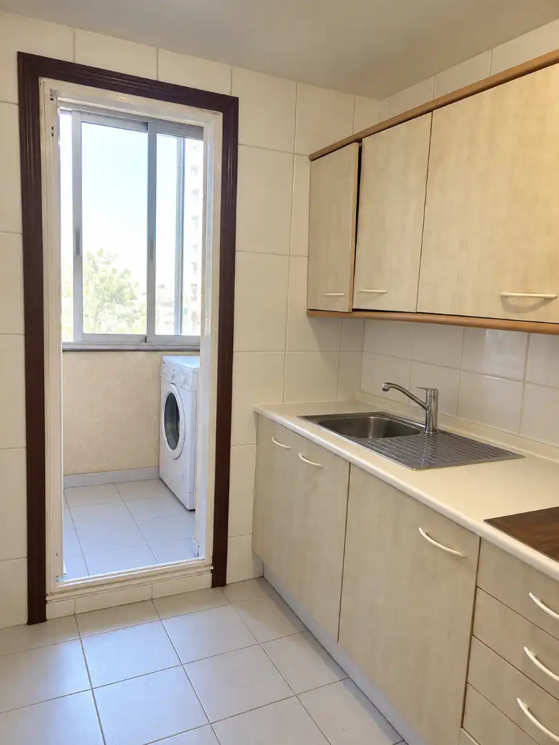 Flat with lift for sale in Avenida de Ourense, imagen 5
