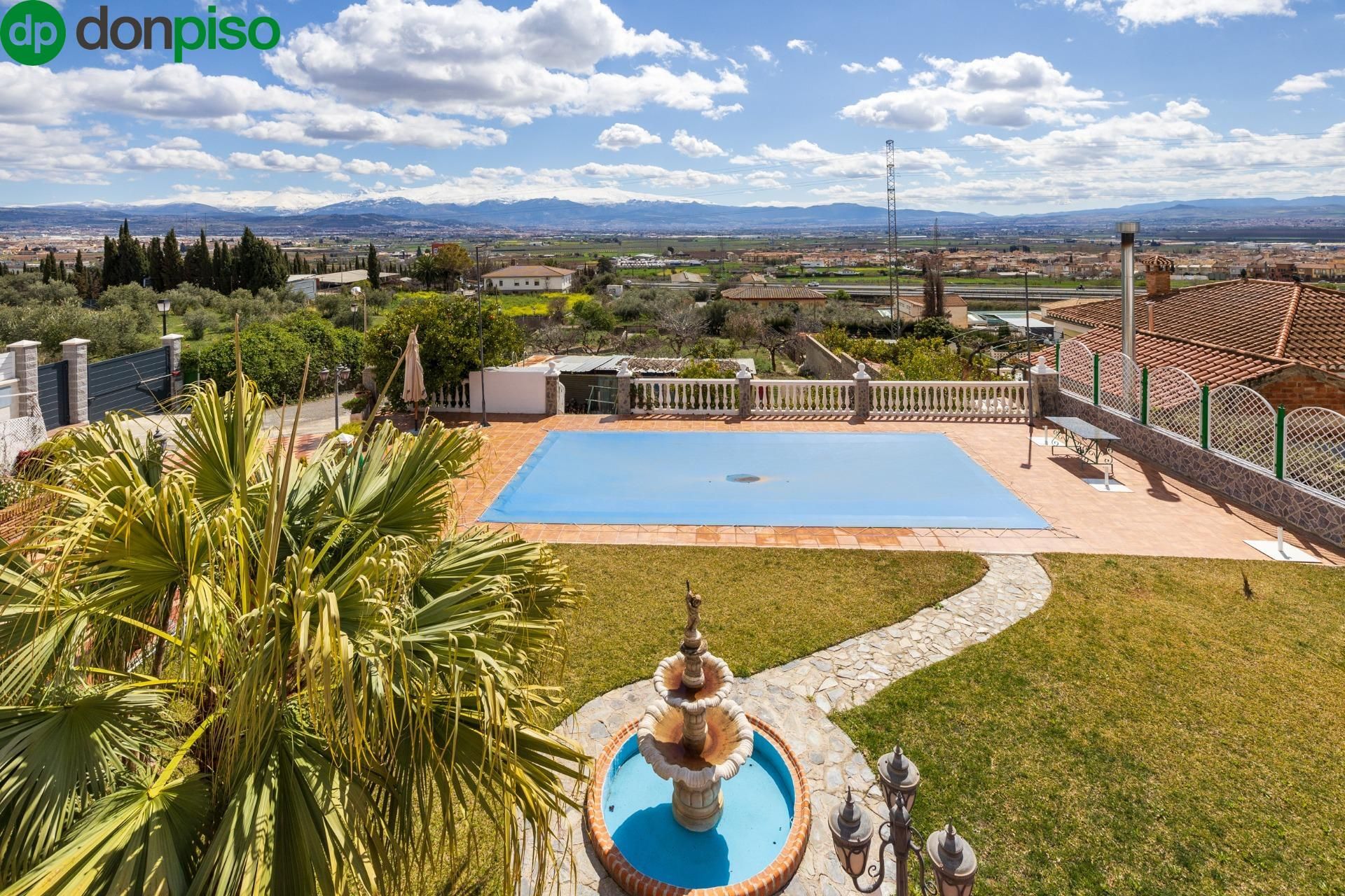 Jardí de Casa o xalet en venda en Atarfe amb Aire condicionat, Jardí privat i Parquet