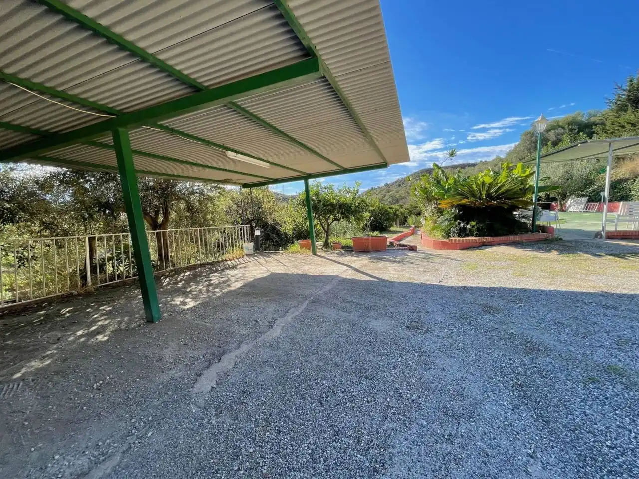 Parking de Finca rústica en venta en Estepona con Jardín privado y Piscina