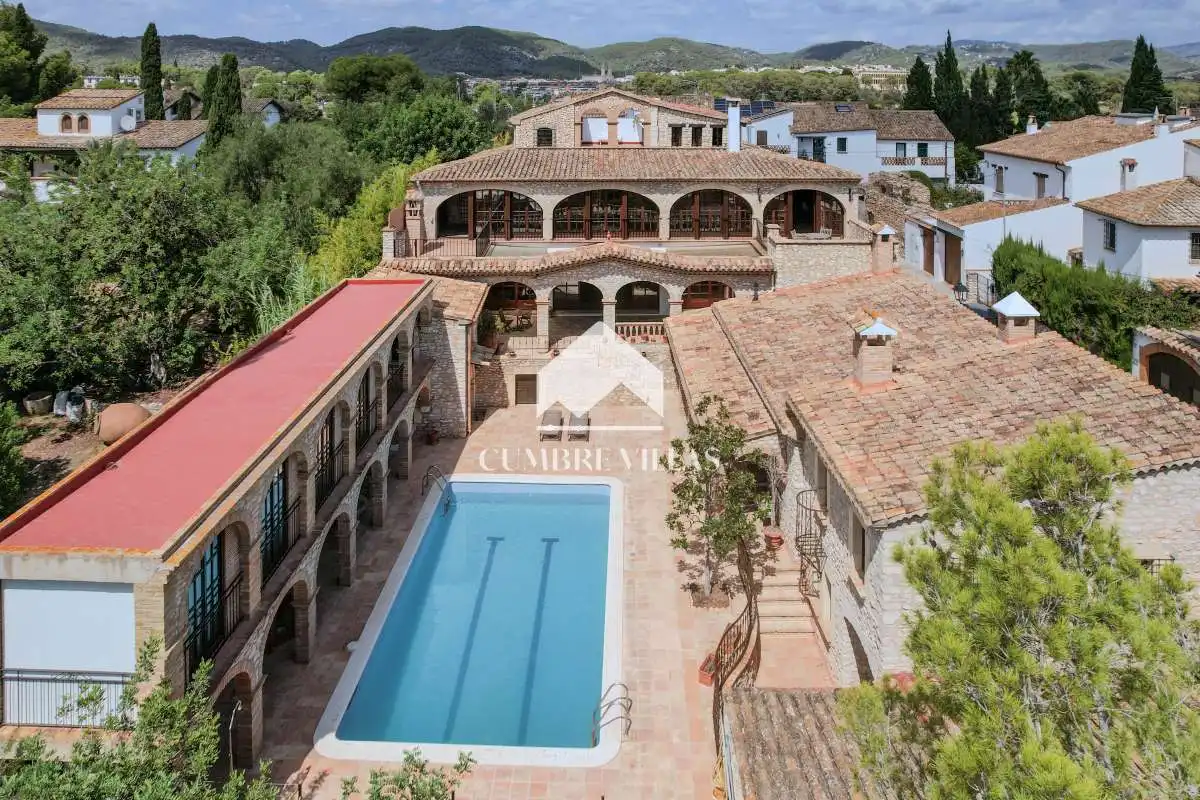 Vista exterior de Casa o xalet en venda en Sant Pere de Ribes amb Calefacció, Terrassa i Traster