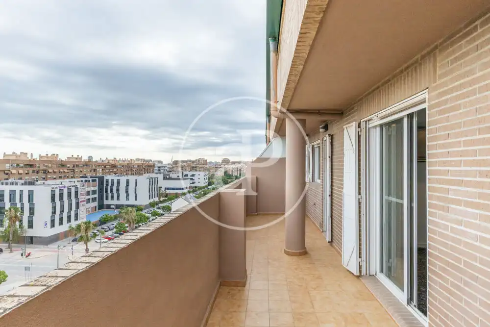 Vista exterior de Piso de alquiler en Valencia con Aire acondicionado, Calefacción y Terraza