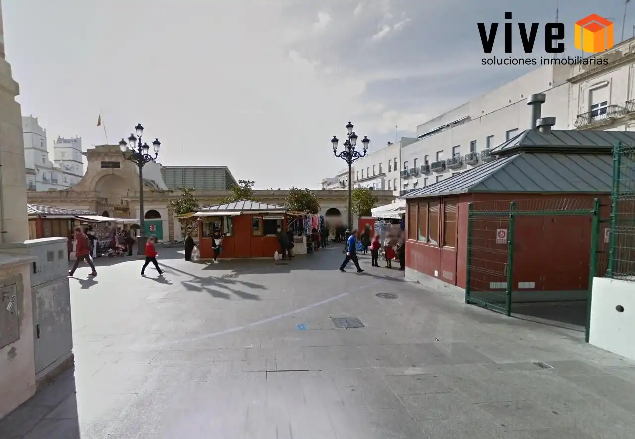 Vista exterior de Pis en venda en Cádiz amb Aire condicionat, Calefacció i Moblat