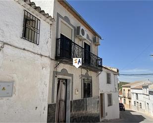 Vista exterior de Casa adosada en venda en Santiago de Calatrava amb Aire condicionat, Traster i Internet