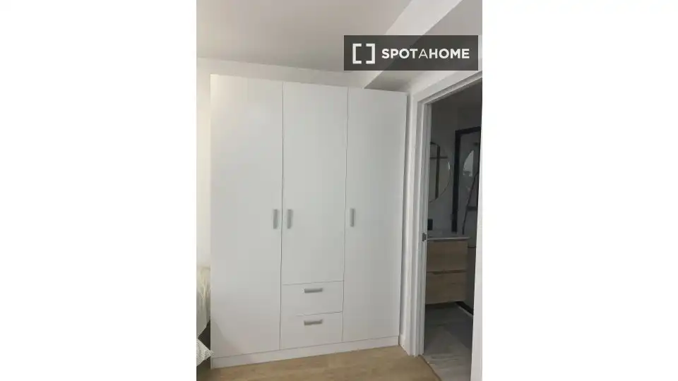 Bedroom of Flat for rent in Valencia  with Air Conditioner, Heating and Furnished