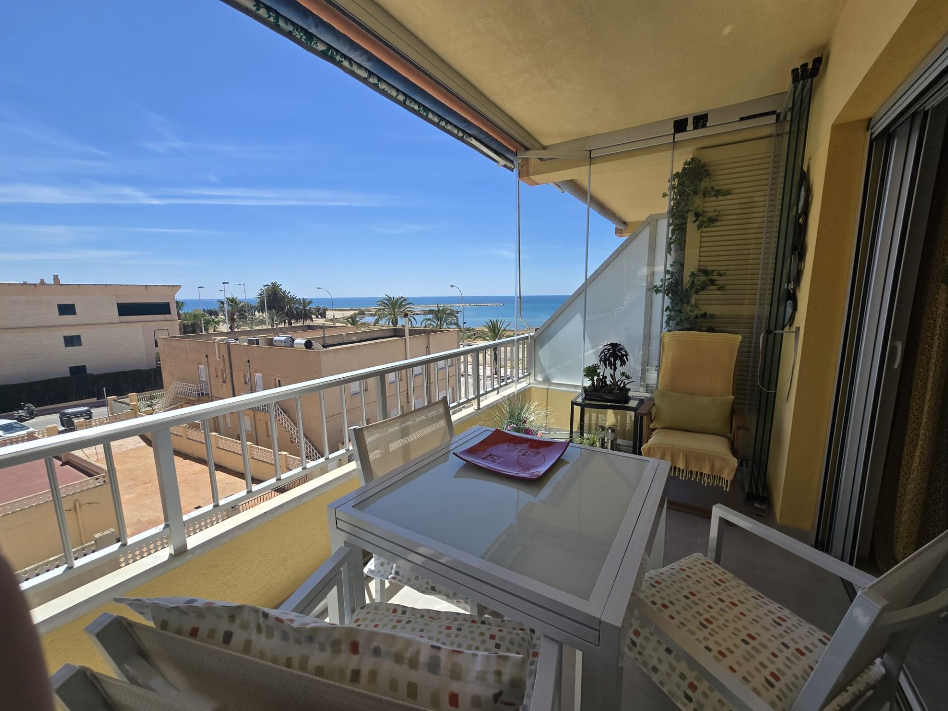 Dormitori de Apartament de lloguer en Santa Pola amb Aire condicionat, Terrassa i Moblat