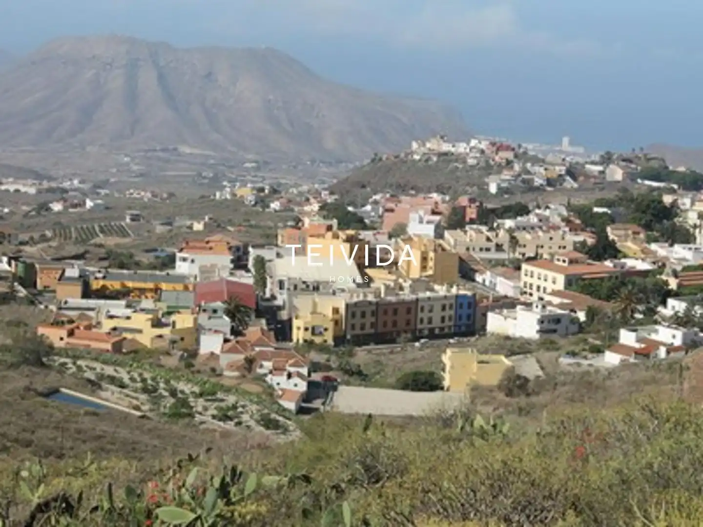 Vista exterior de Piso en venta en Arona con Terraza, Trastero y Piscina