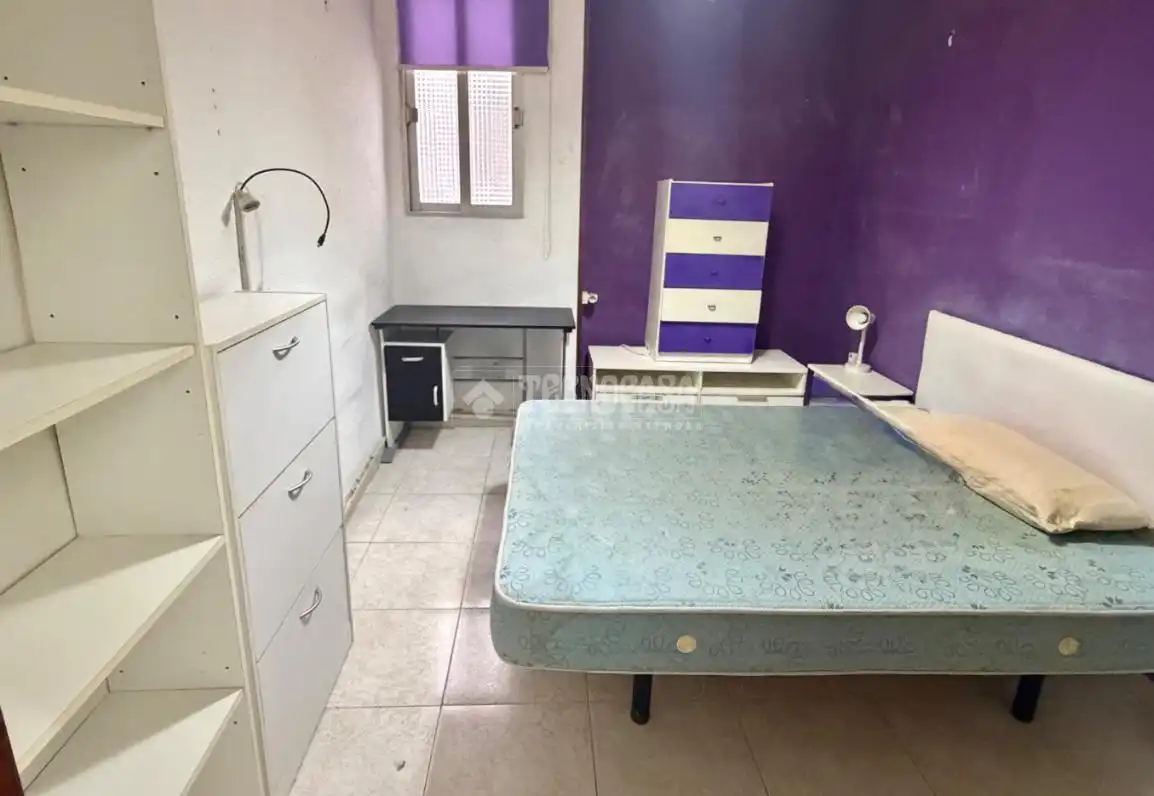 Bedroom of Flat for sale in Valencia  with Air Conditioner and Balcony