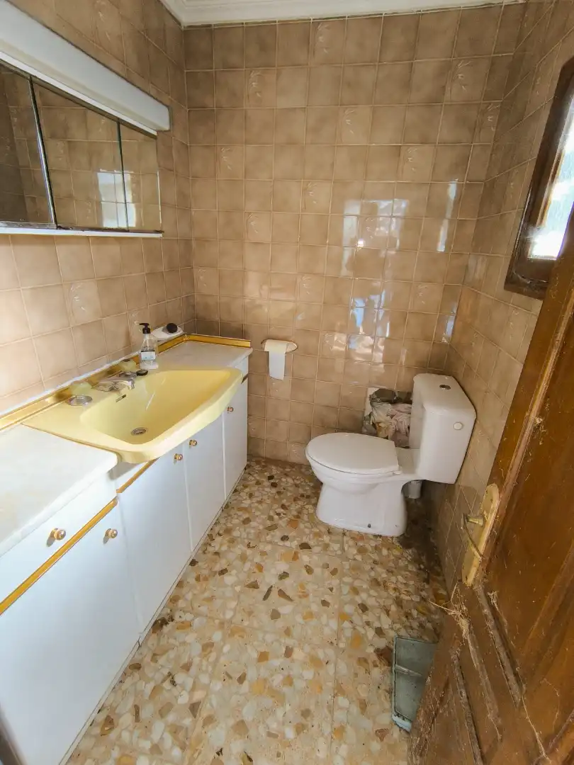 Baño de Casa o chalet en venta en Villamartín de Campos con Calefacción, Jardín privado y Trastero