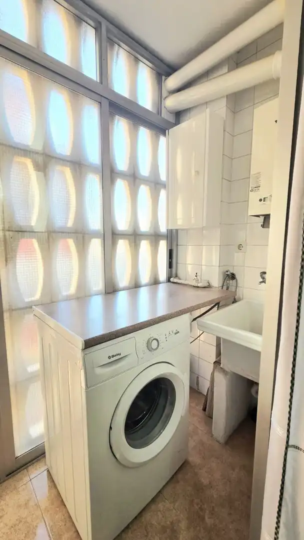 Badezimmer von Wohnung zum Verkauf in Benidorm mit Klimaanlage und Terrasse