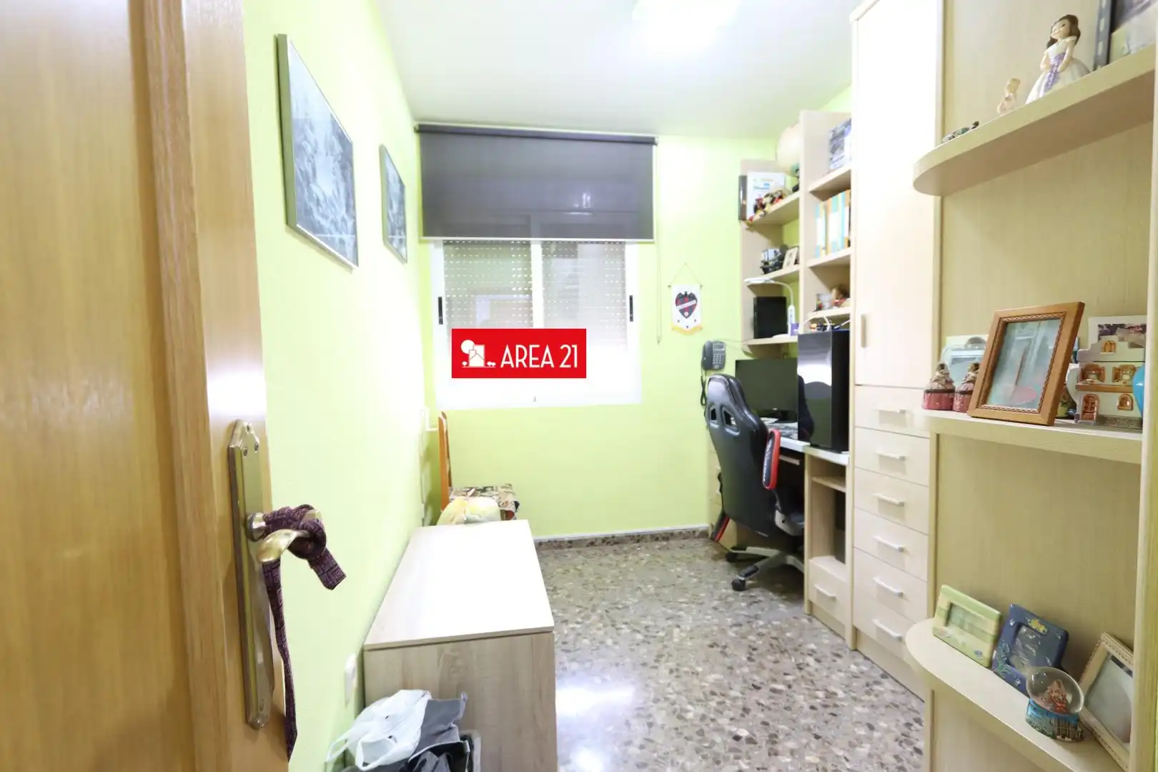 Piso en venta en La Pobla de Vallbona con Aire acondicionado, Calefacción y Trastero